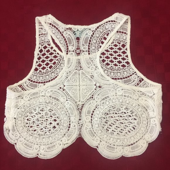 Chic Lace Pullover Top - Picture 4 of 5